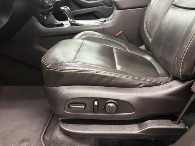 Used 2018 Black Chevrolet Premier image 19