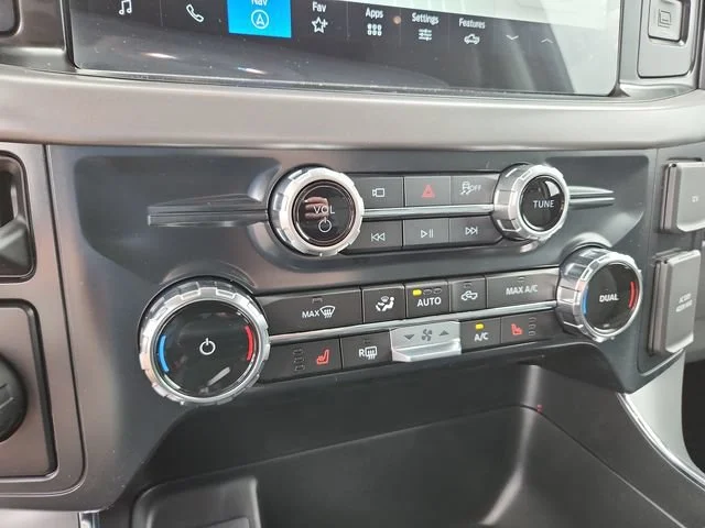 New 2026 Agate Black Metallic Ford XLT image 20