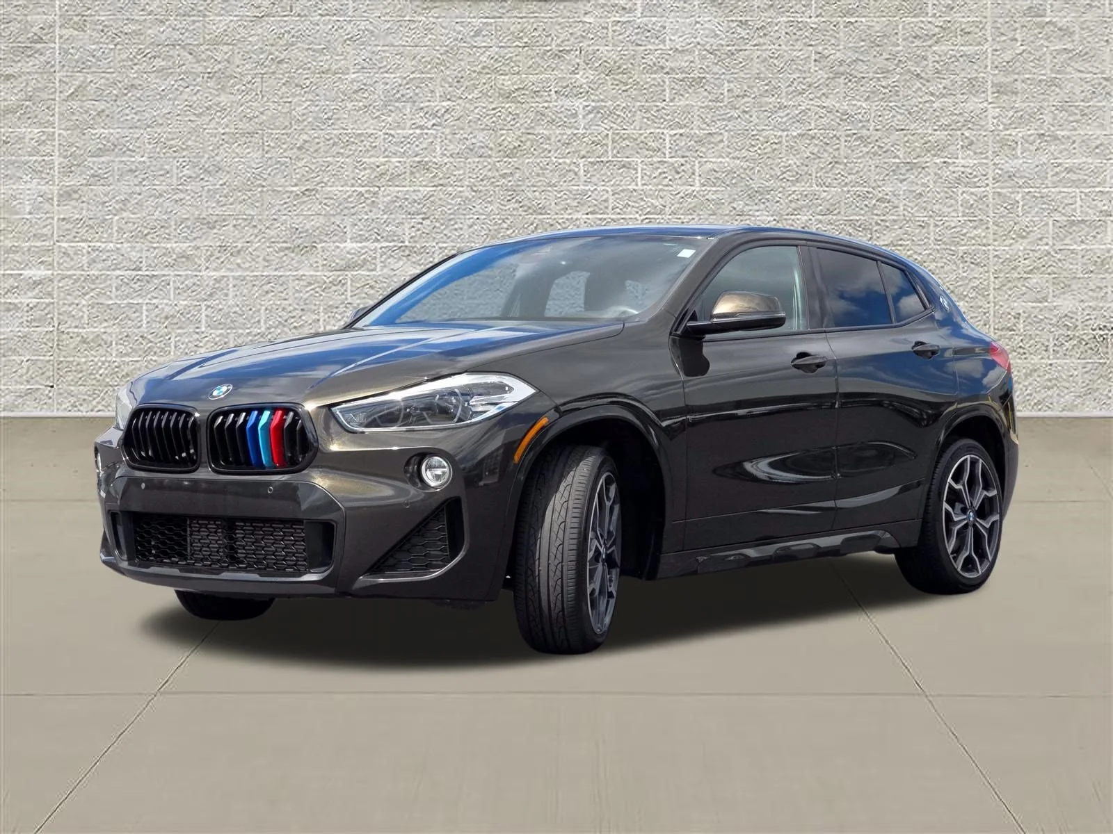 Used 2020 Dark Olive Metallic BMW xDrive28i image 3