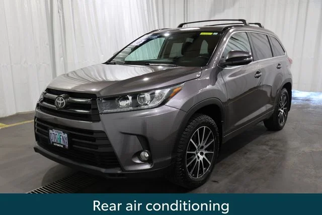 Used 2018 Gray Toyota SE image 7