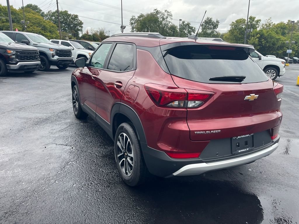 2025 Chevrolet Trailblazer LT photo 3