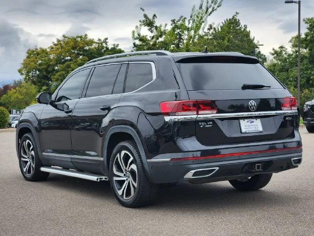Used 2021 Black Volkswagen SEL Premium image 5
