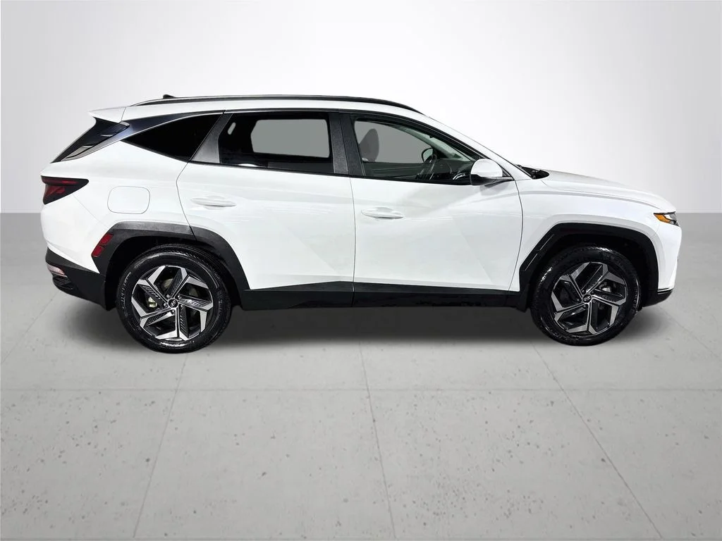 Used 2024 White Hyundai SEL image 5