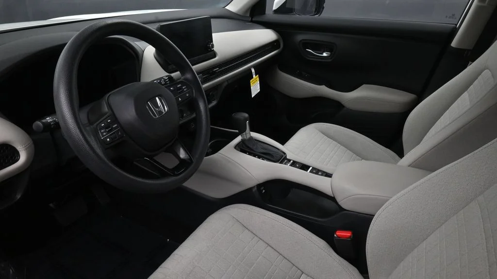 Used 2025 White Honda LX image 7