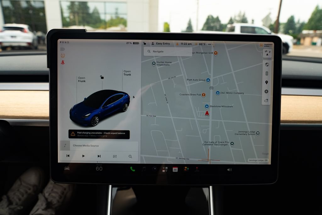 Used 2019 Deep Blue Metallic Tesla Performance image 11