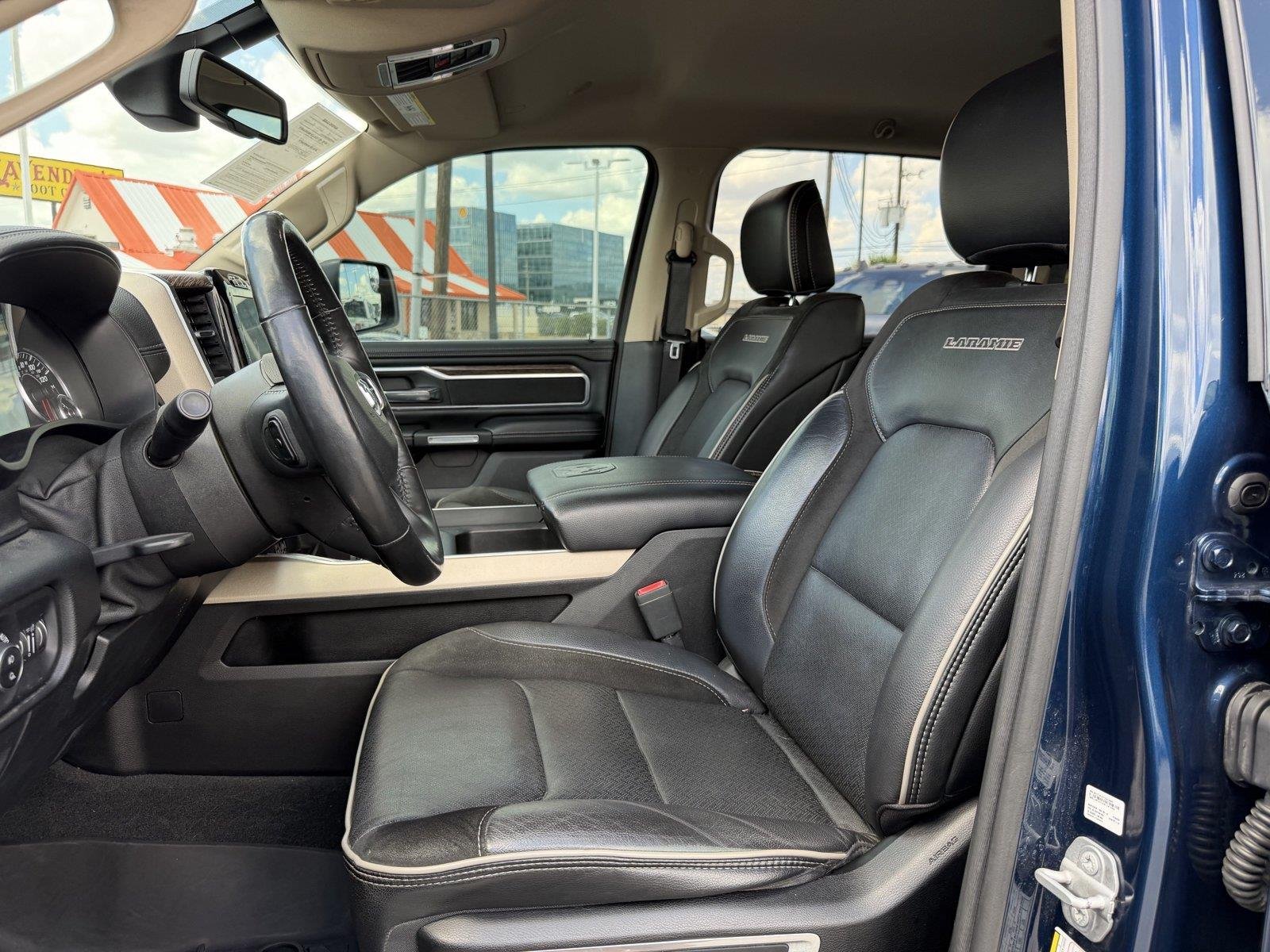 Used 2020 Patriot Blue Pearlcoat Ram Laramie image 15
