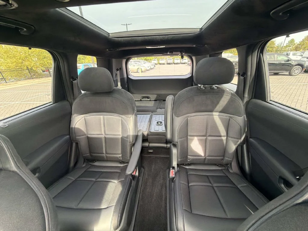 Used 2027 Black Kia SX-Prestige image 25