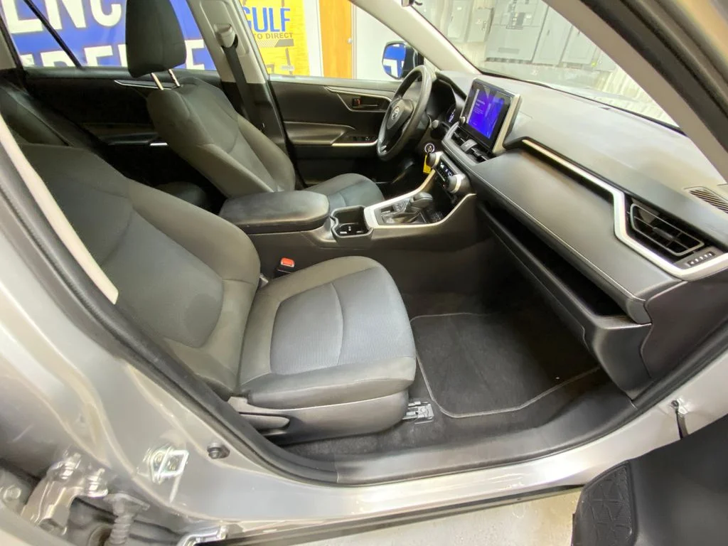 Used 2025 Silver Toyota LE image 25