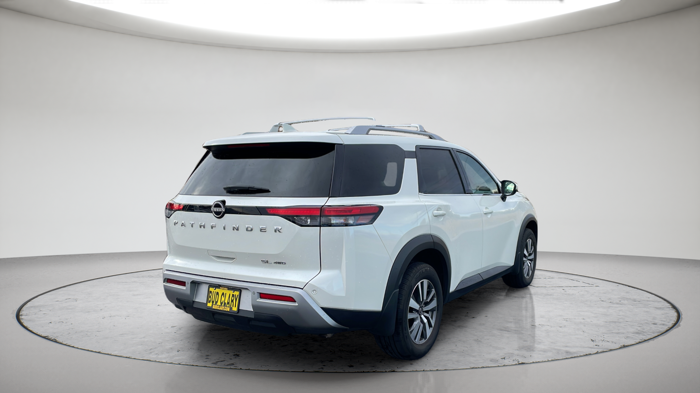 Used 2022 White Nissan SL image 5