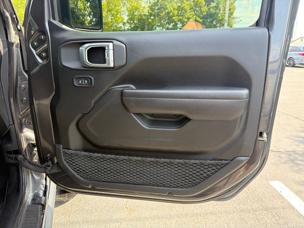 Used 2021 Crystal Metallic Jeep Willys image 22