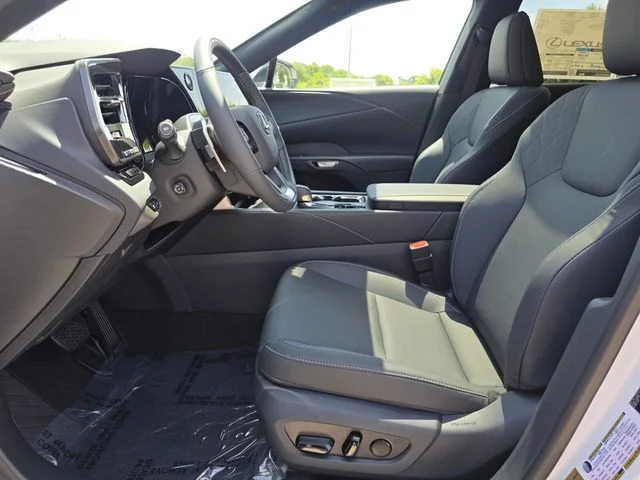 New 2026 Eminent White Pearl Lexus PREMIUM image 22