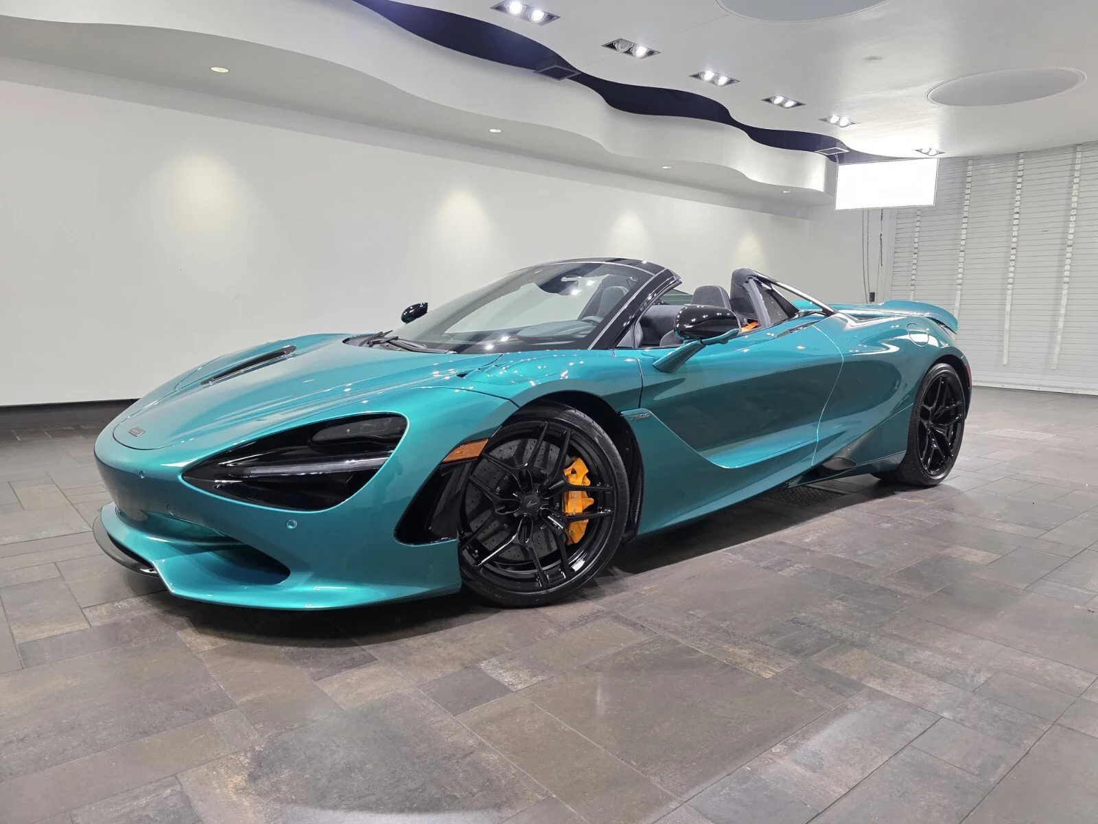 2027 McLaren 750S 4.0 V8 Spider's photo
