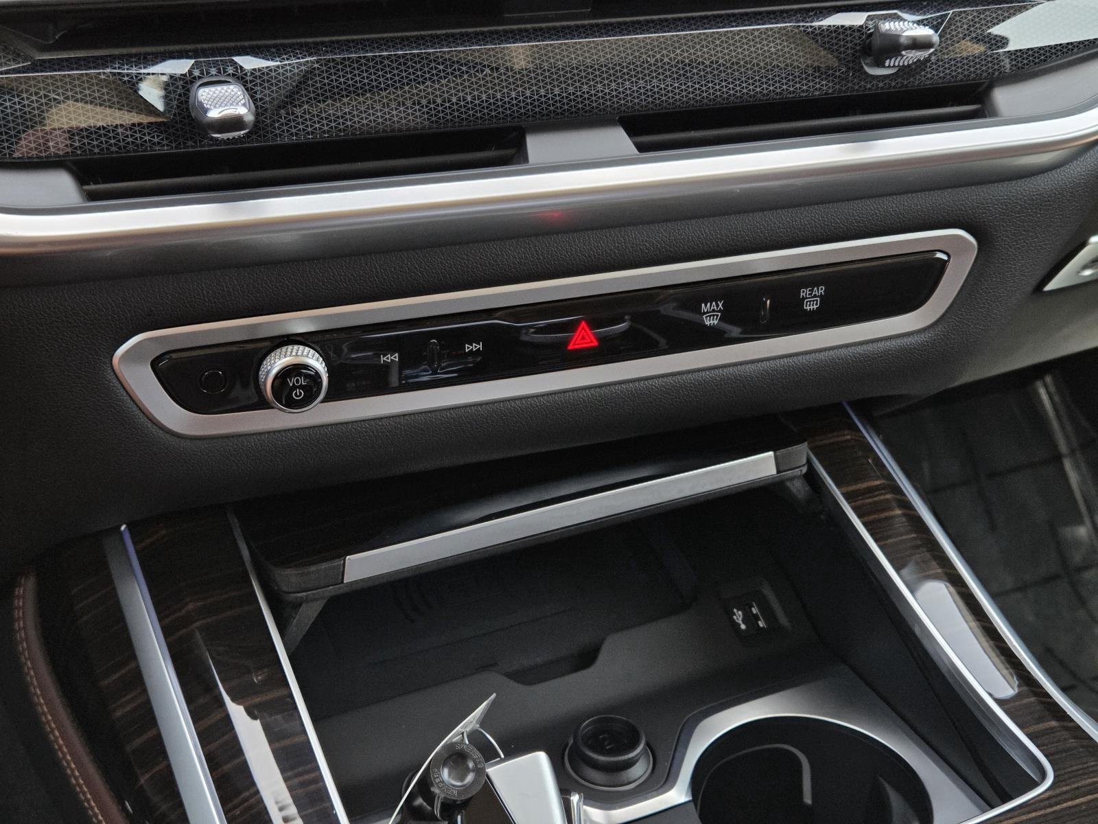 Used 2023 Black Sapphire Metallic BMW xDrive40i image 26