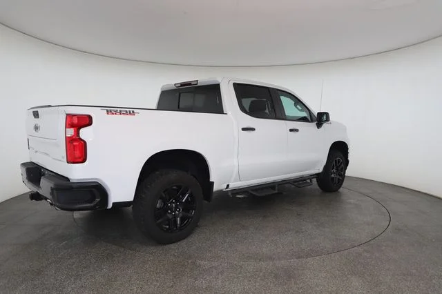 Used 2021 White Chevrolet LT Trail Boss image 23