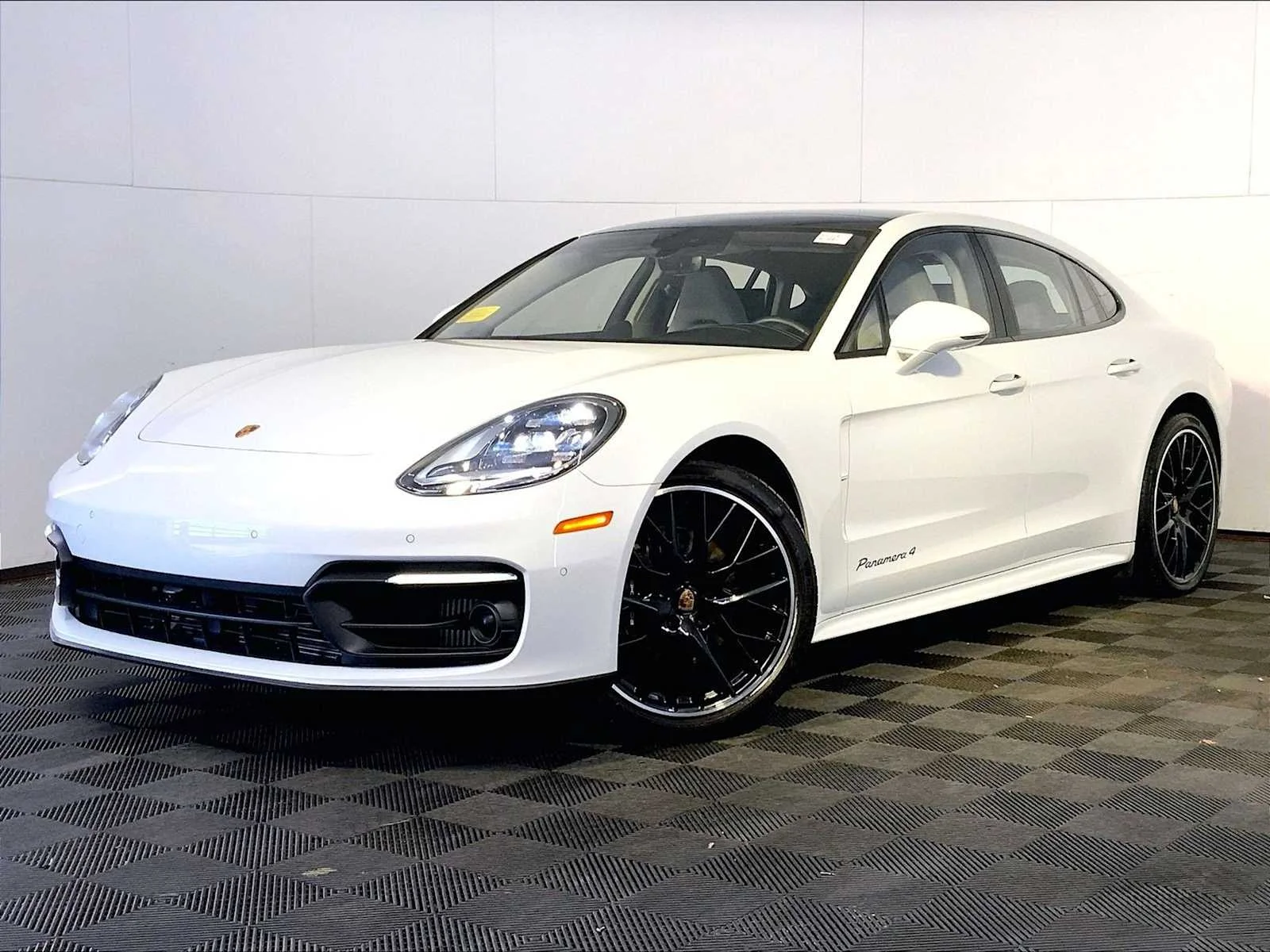 2023 Porsche Panamera 4 Platinum Edition's photo
