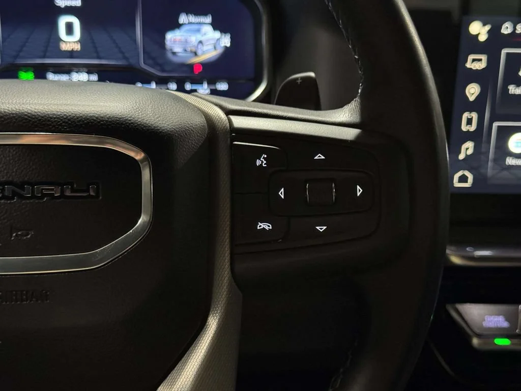 Used 2023 Onyx Black GMC Denali image 17