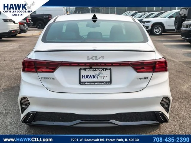 Used 2024 White Kia GT-Line image 5