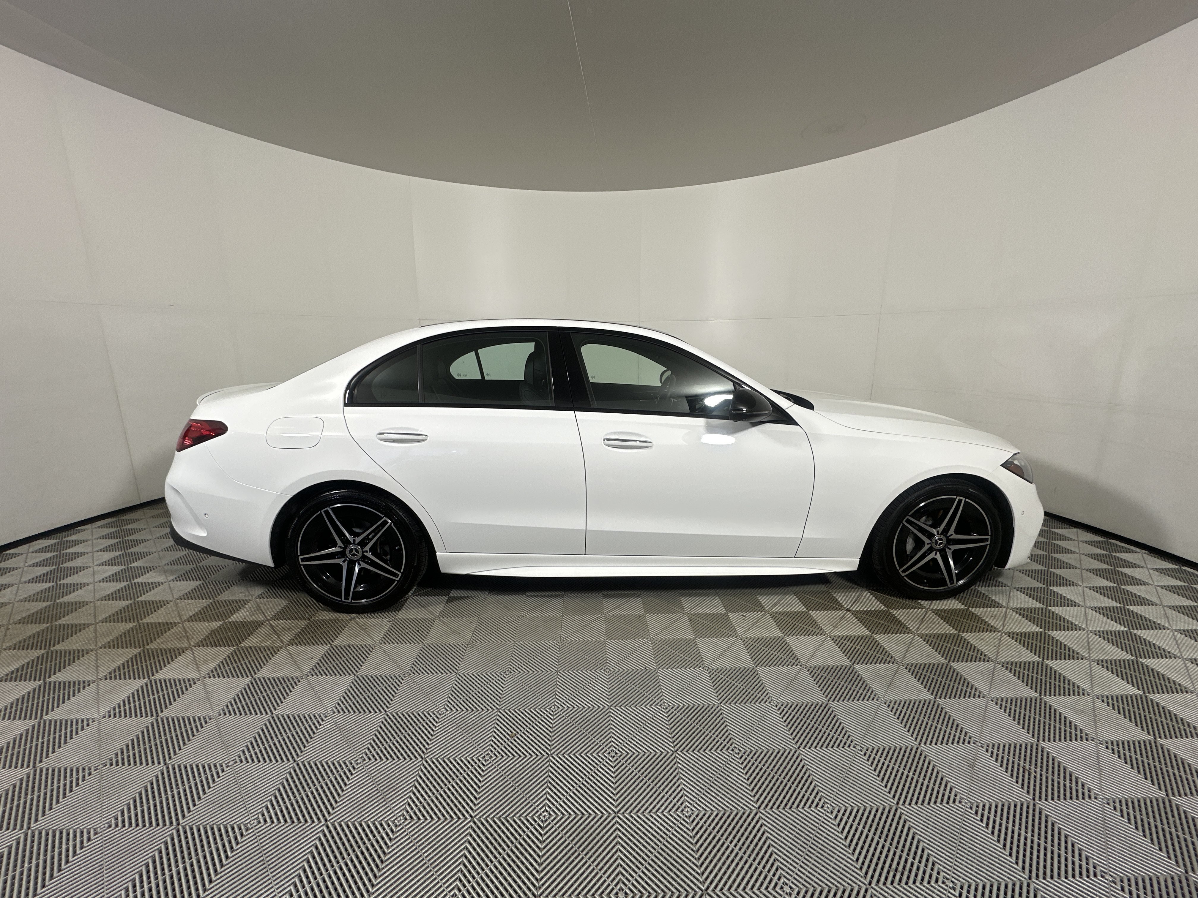 Used 2024 POLAR WHIT Mercedes-Benz C 300 image 8