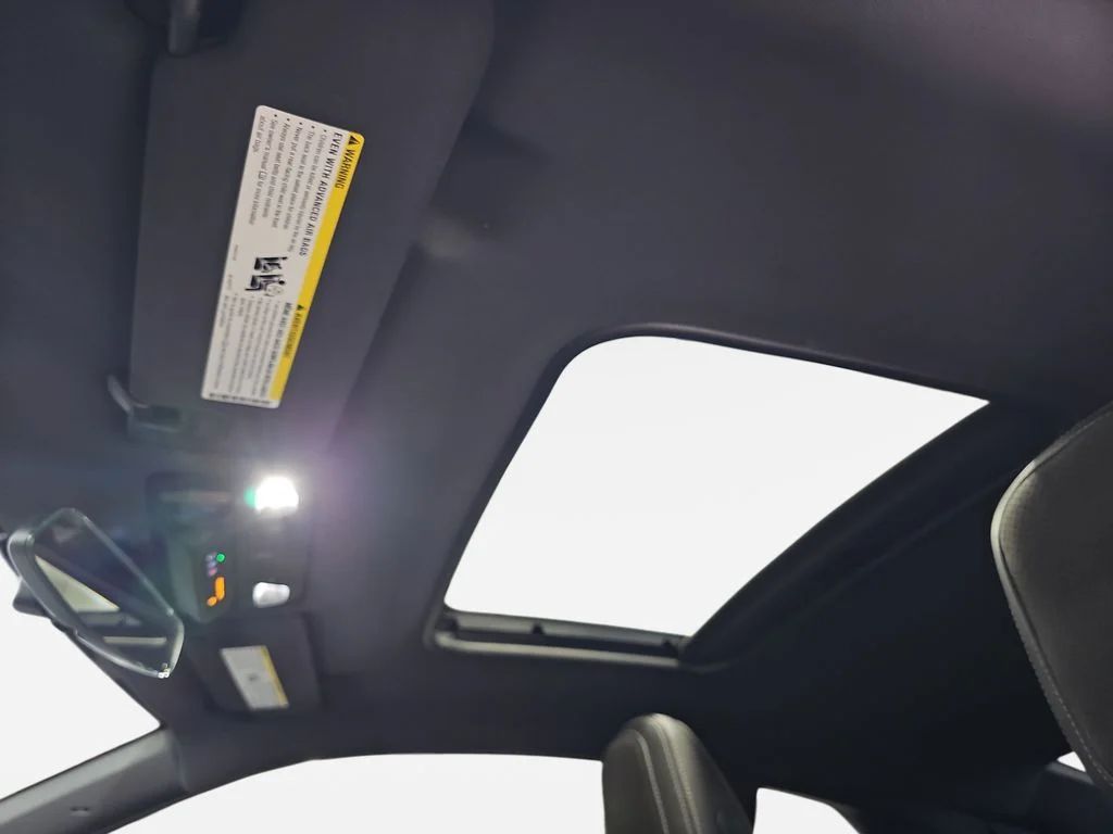 Used 2023 White Chevrolet LT1 image 32
