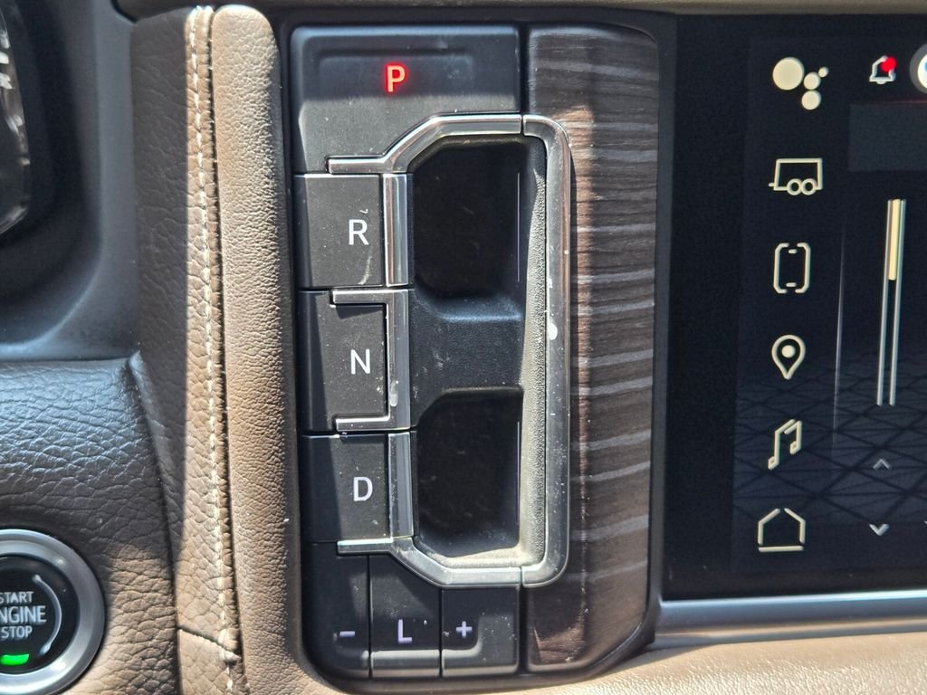 Used 2023 White GMC Denali image 26