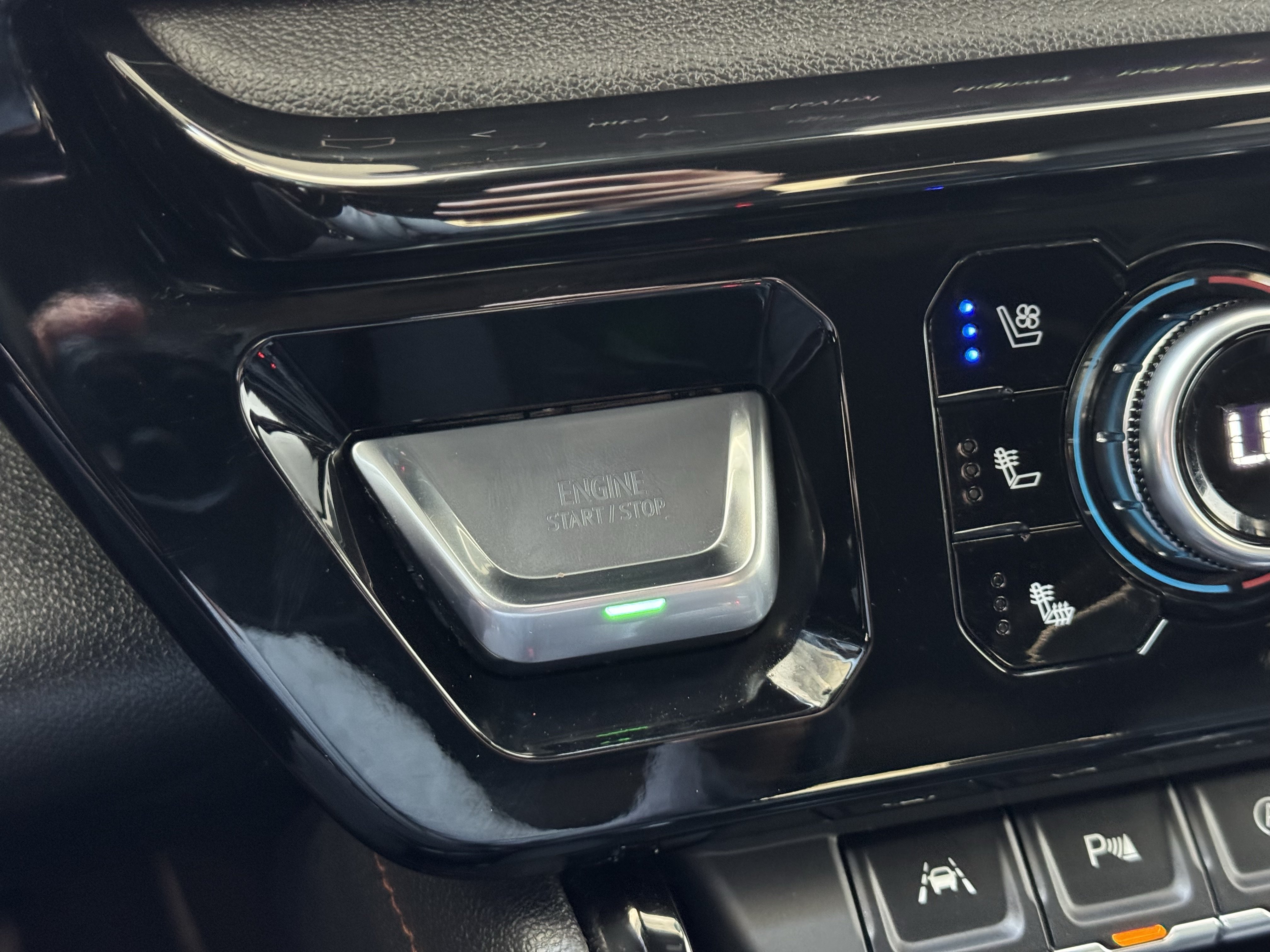 2025 GMC Sierra 1500 AT4 - Photo 32