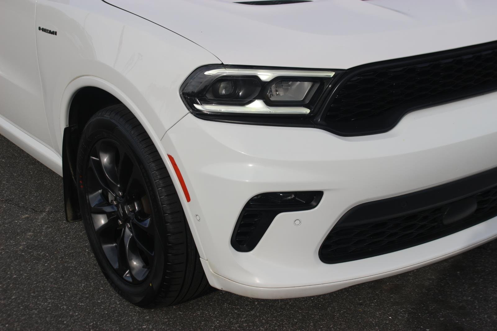 Used 2022 White Knuckle Clearcoat Dodge R/T Plus image 9