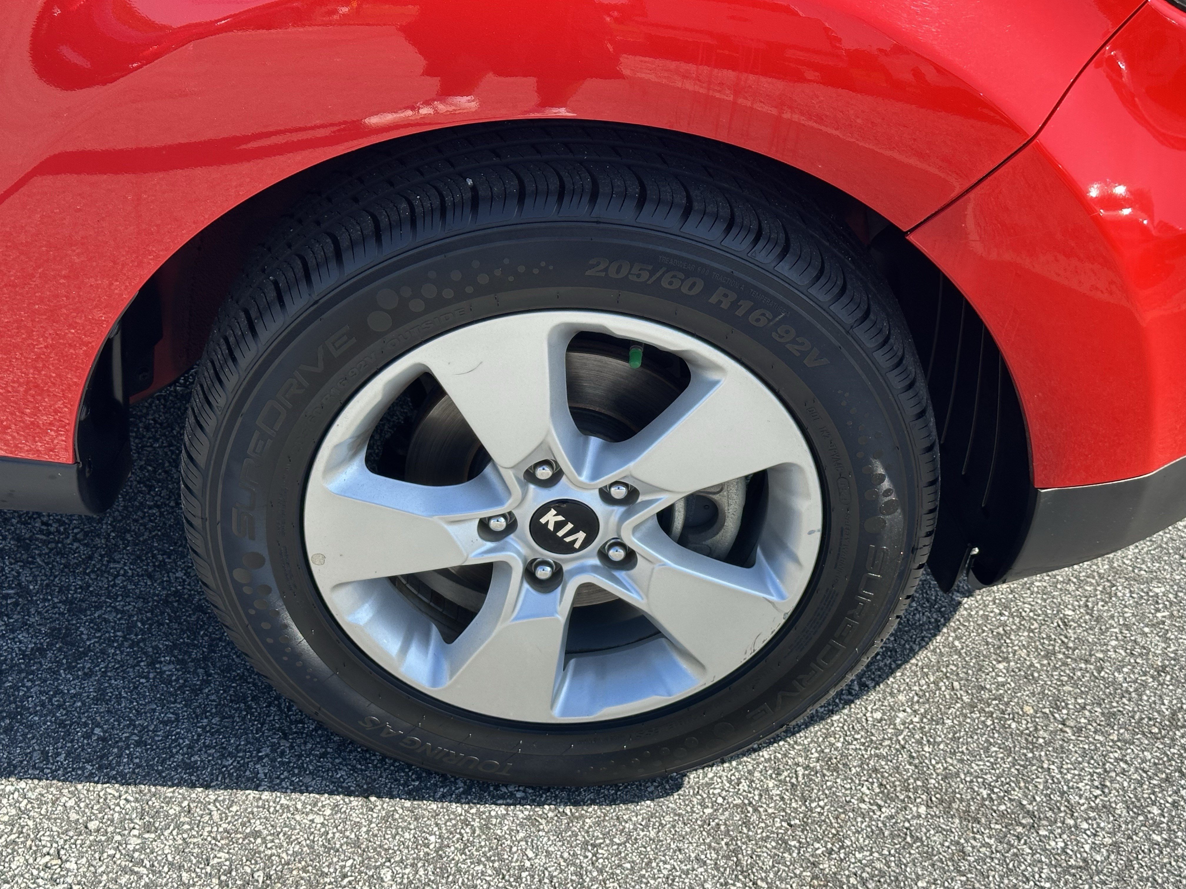 Used 2019 Inferno Red Kia Base image 13