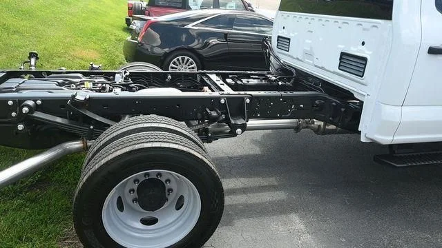 New 2026 Oxford White Ford F-550® XL image 5