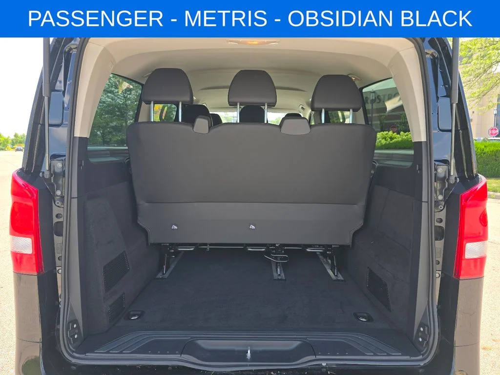 Used 2023  Mercedes-Benz Passenger image 13