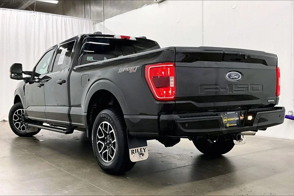 Used 2022 Black Ford XLT image 4