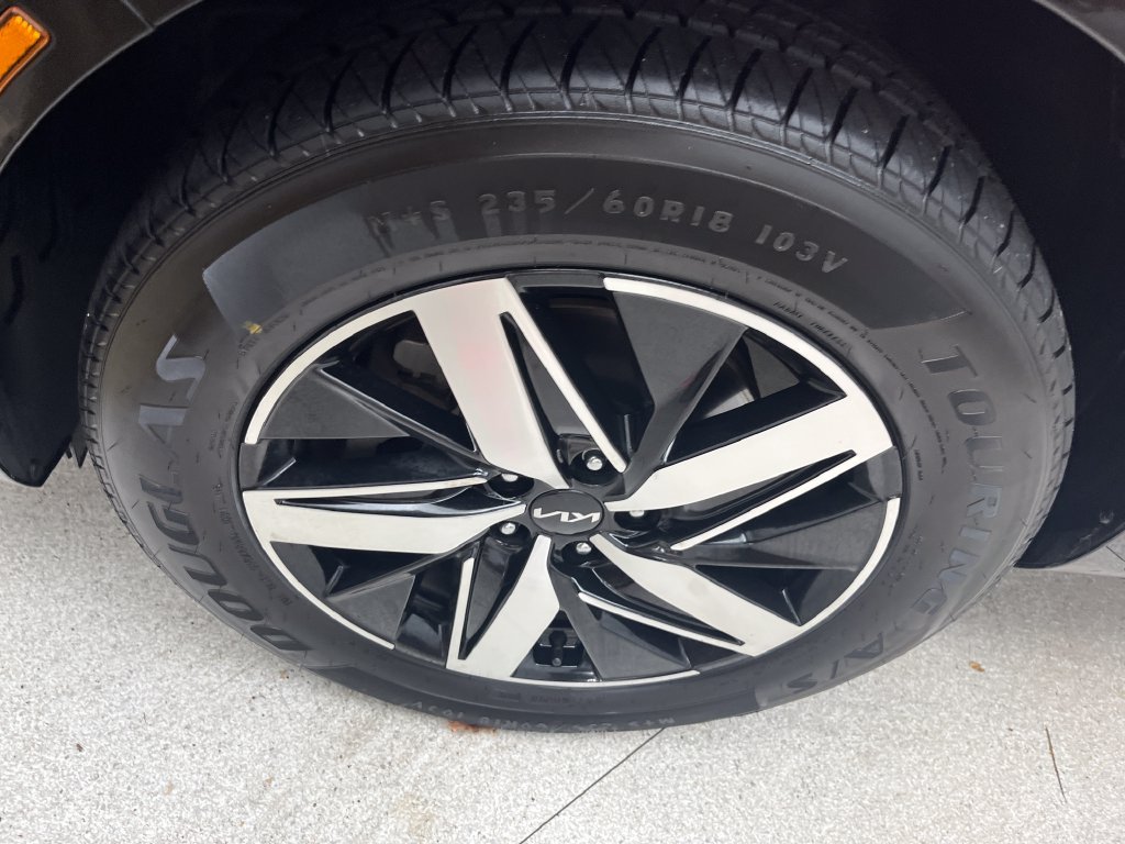 Used 2023 Red Kia EX image 9