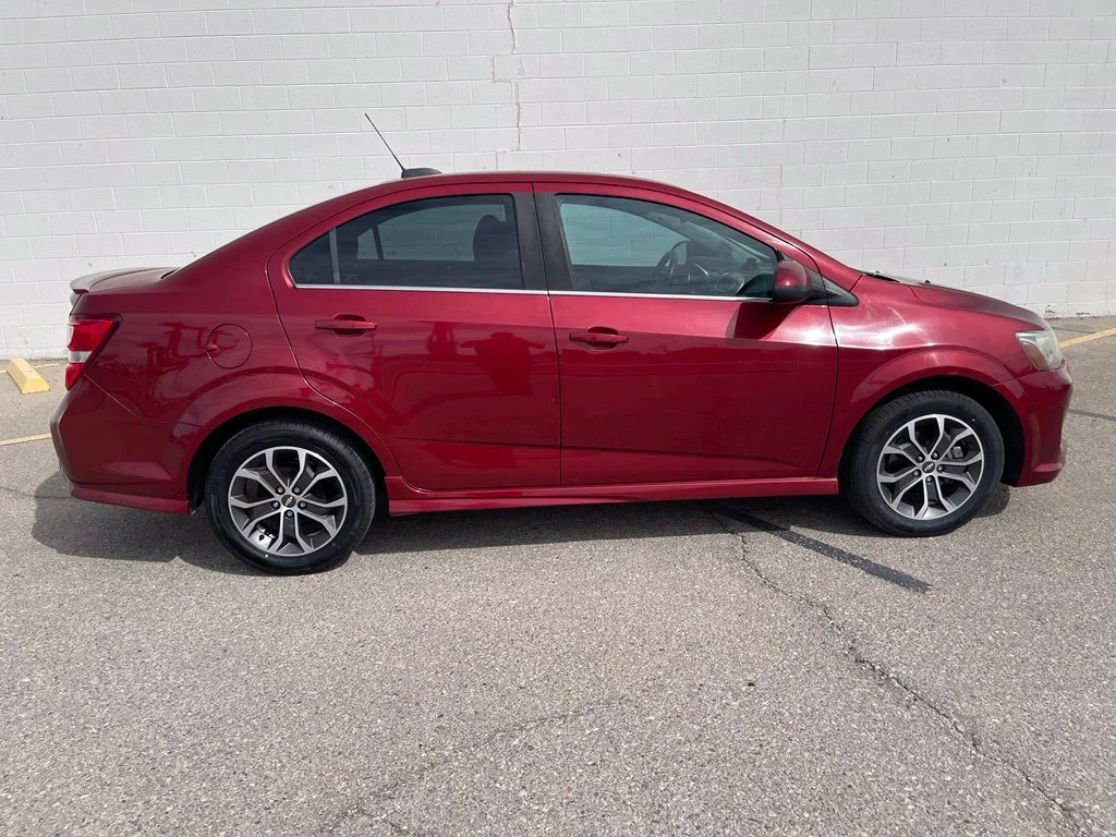 Used 2017 Cajun Red Tintcoat Chevrolet LT image 9