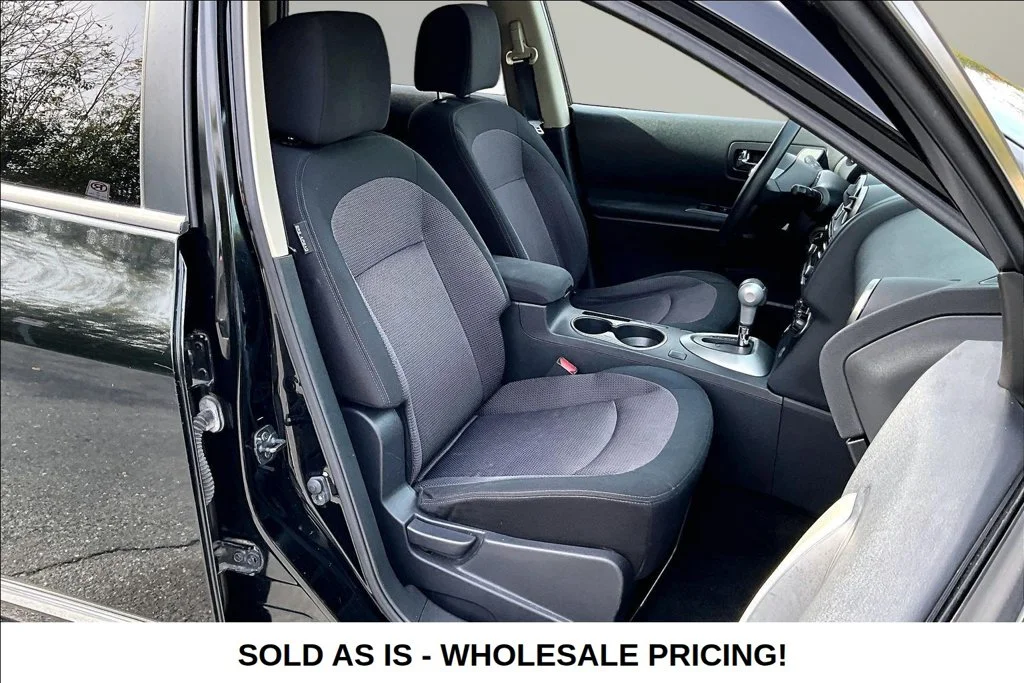 Used 2013 Black Nissan SV image 33