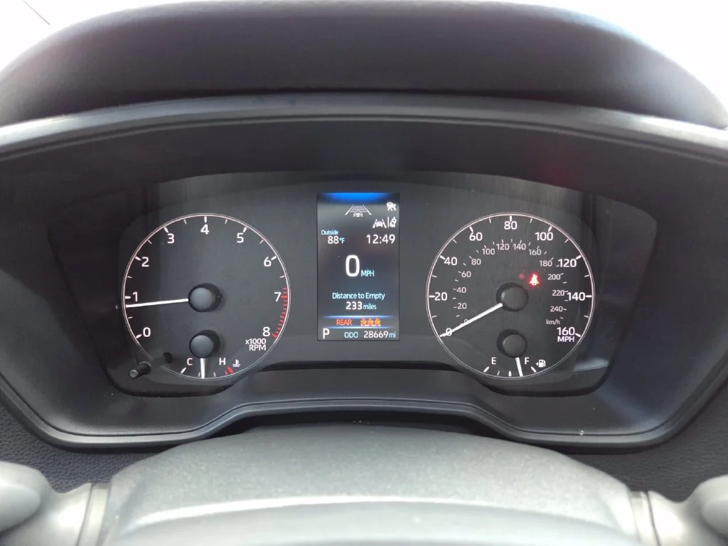 Used 2024  Toyota LE image 31