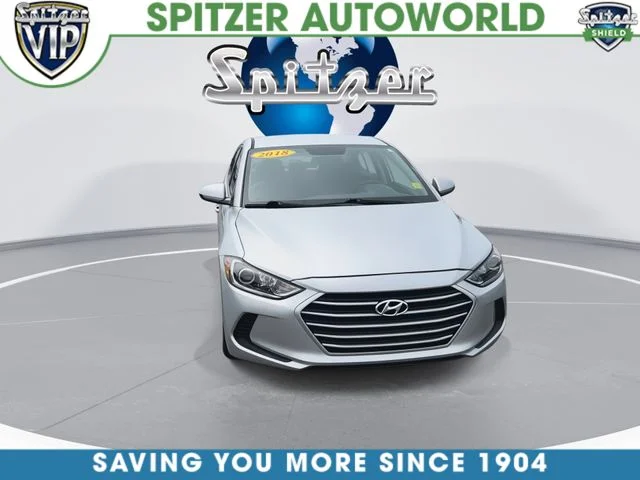 Used 2018 Silver Hyundai SE image 3