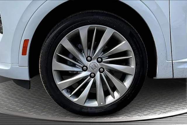 New 2026 Iridescent White Tricoat Buick Avenir image 13