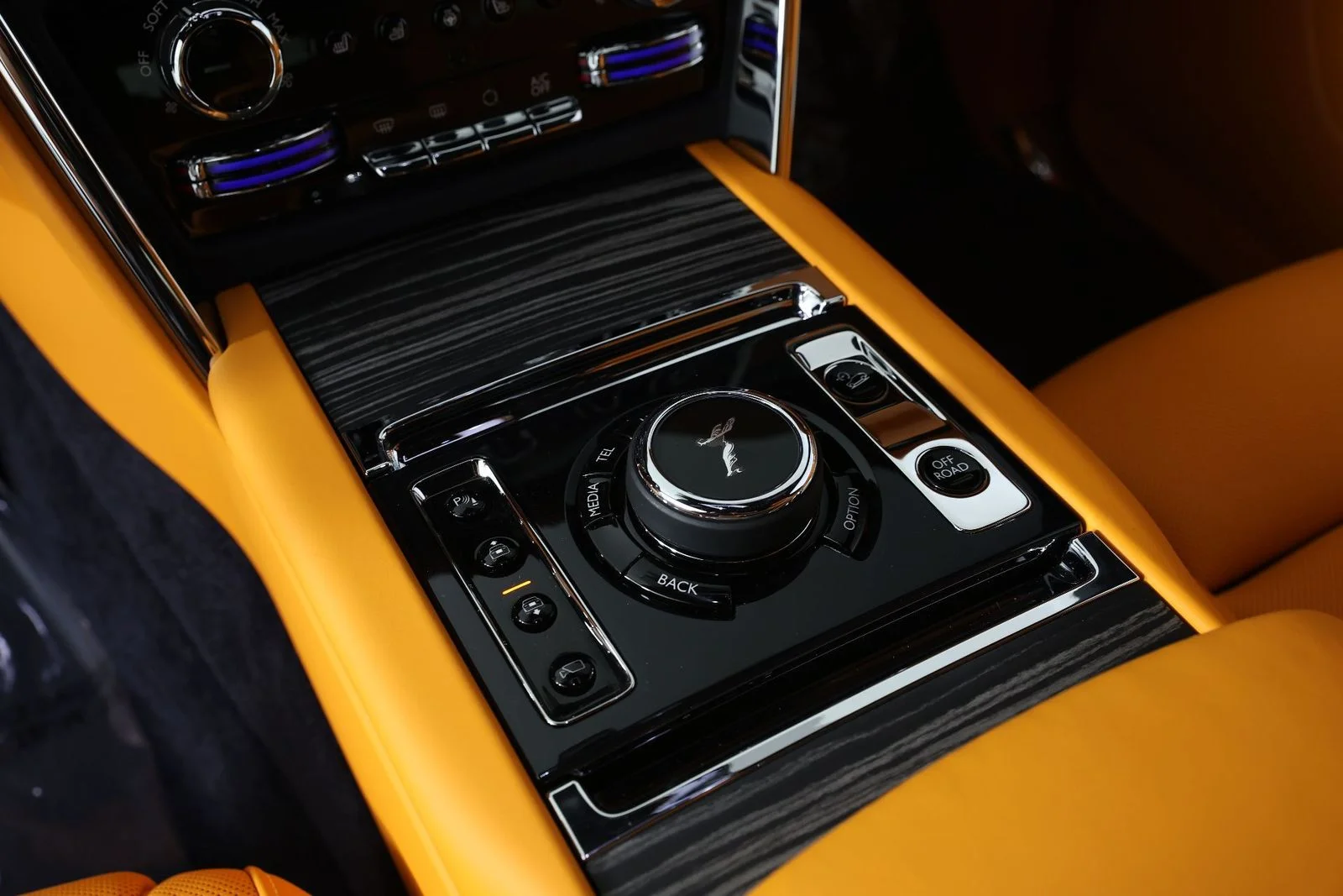 New 2026 Arctic White Rolls-Royce  image 18