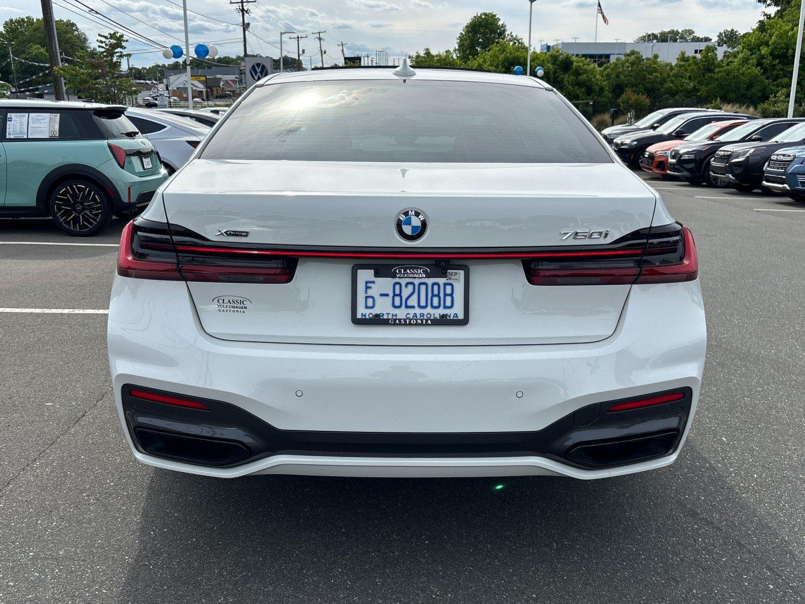 Used 2022 Alpine White BMW 750i xDrive image 4
