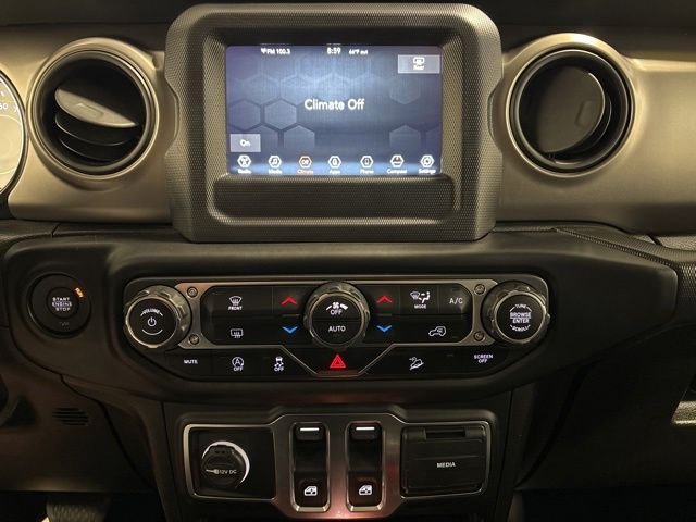 Used 2020 Ocean Blue Metallic Clearcoat Jeep Sport S image 25