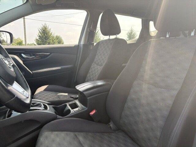 Used 2018 Magnetic Black Nissan SV image 5