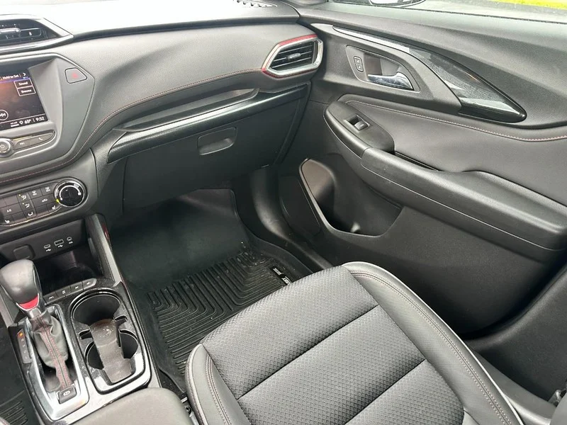 Used 2022  Chevrolet RS image 15