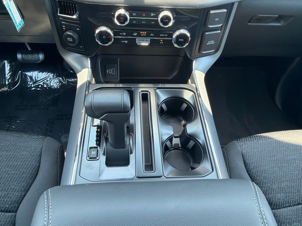 New 2026 Oxford White Ford XLT image 30