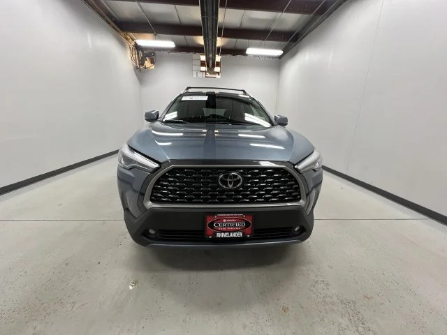 Used 2023  Toyota XLE image 3