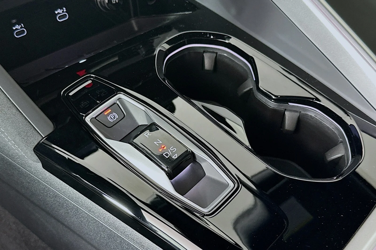 New 2026 Glacier White Metallic Audi Premium Plus image 7