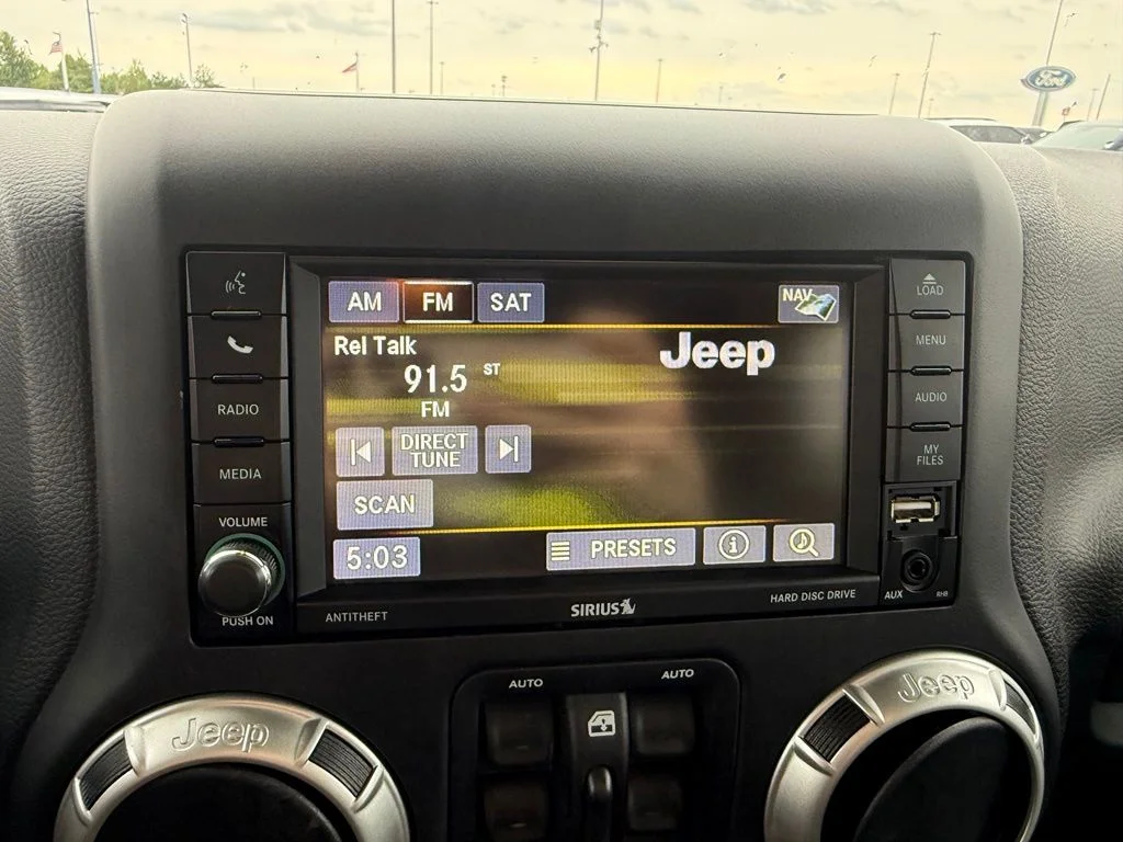 Used 2017 Green Jeep Unlimited Sahara image 27