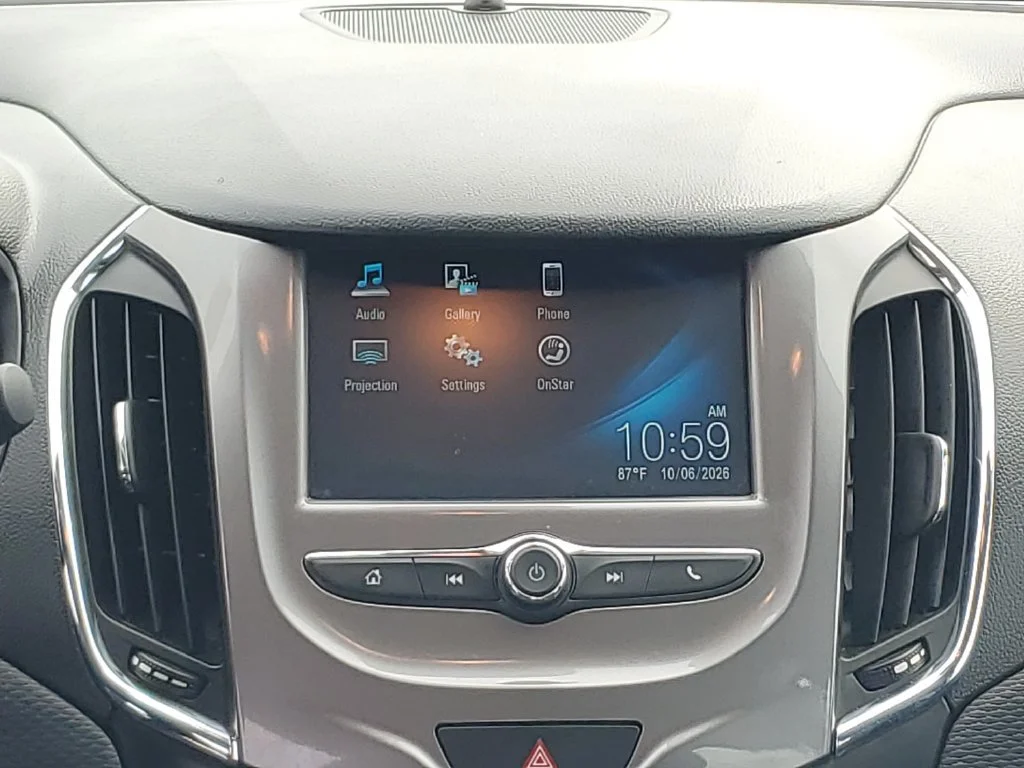 Used 2017 SUMMIT WHITE Chevrolet LT image 14