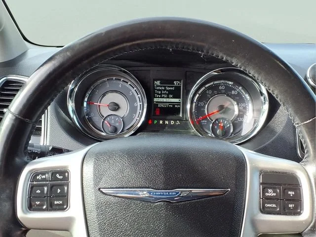 Used 2015 Gray Chrysler Touring-L image 9