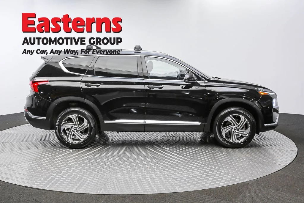 Used 2022 Black Hyundai SEL image 4
