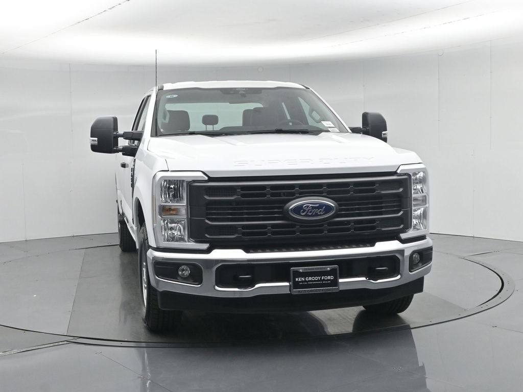 New 2026 Oxford White Ford XL image 26