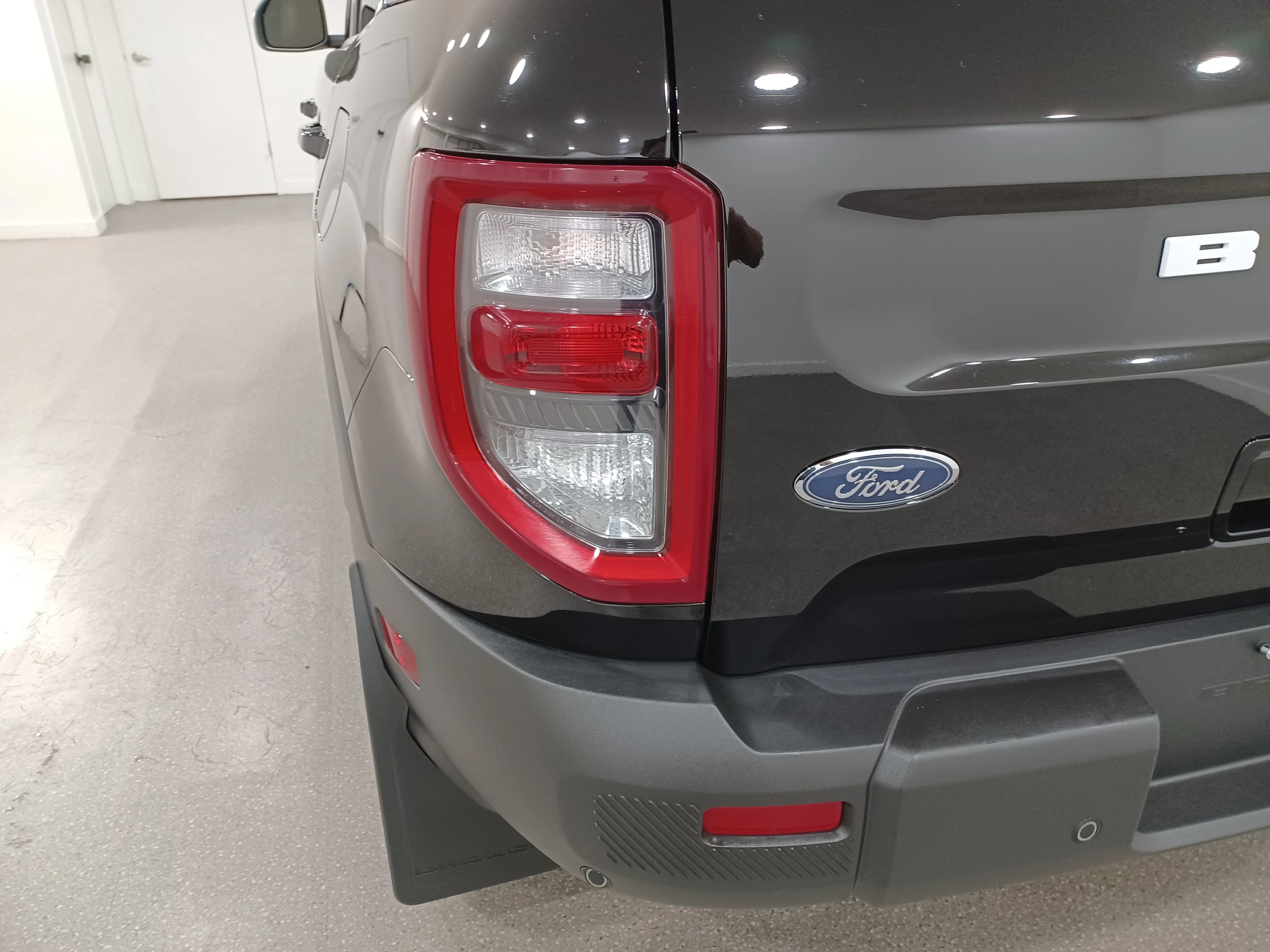 Certified Used 2025 Shadow Black Ford Outer Banks 4x4*Adaptive Cruise | Remote Start | Htd Leather | Htd Wheel | Lane Keep Assist image 20